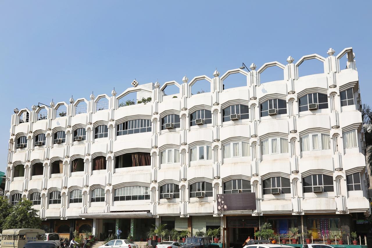 Oyo 2054 New Hotel Broadway Váránaszi Kültér fotó