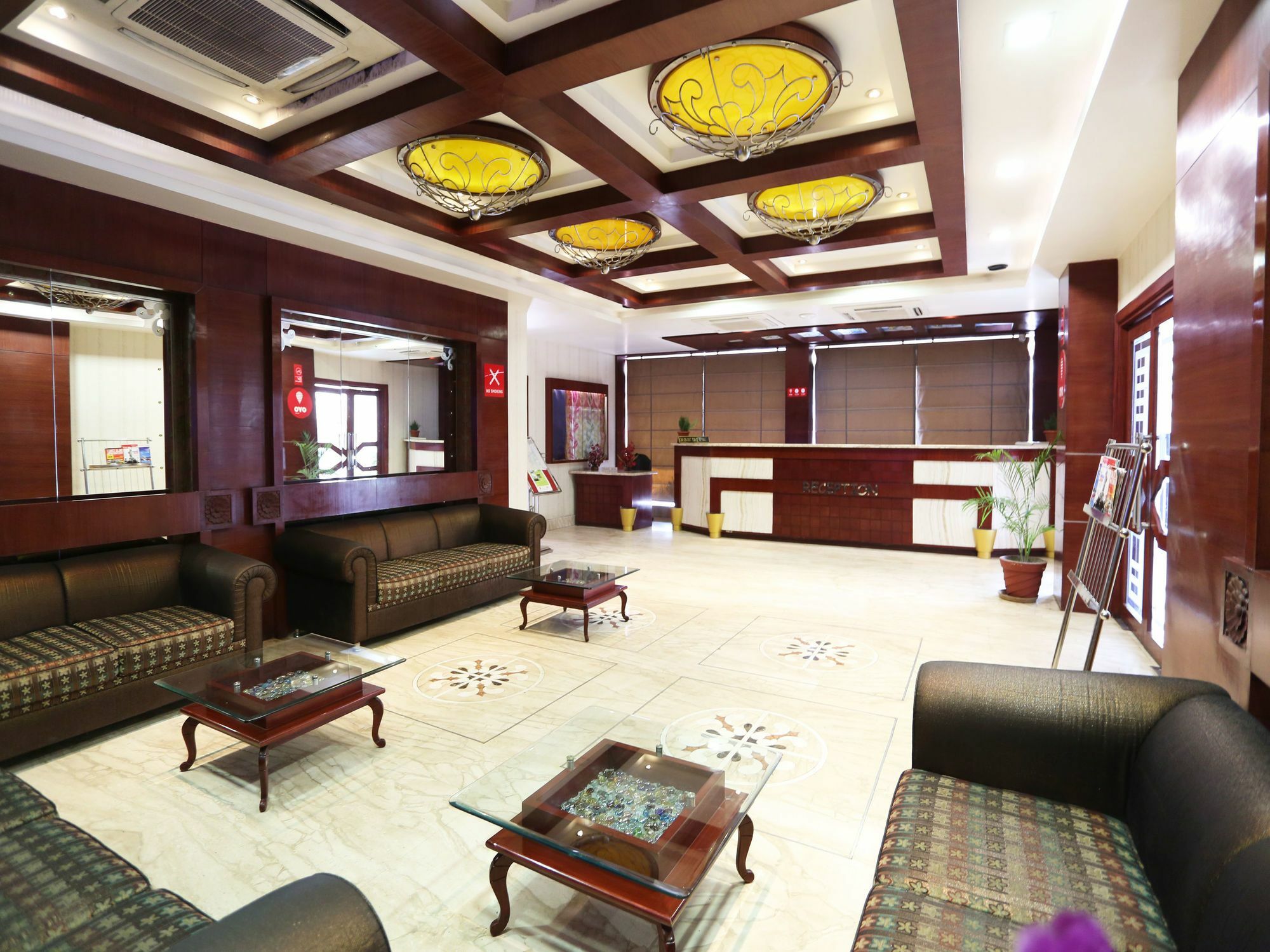 Oyo 2054 New Hotel Broadway Váránaszi Kültér fotó