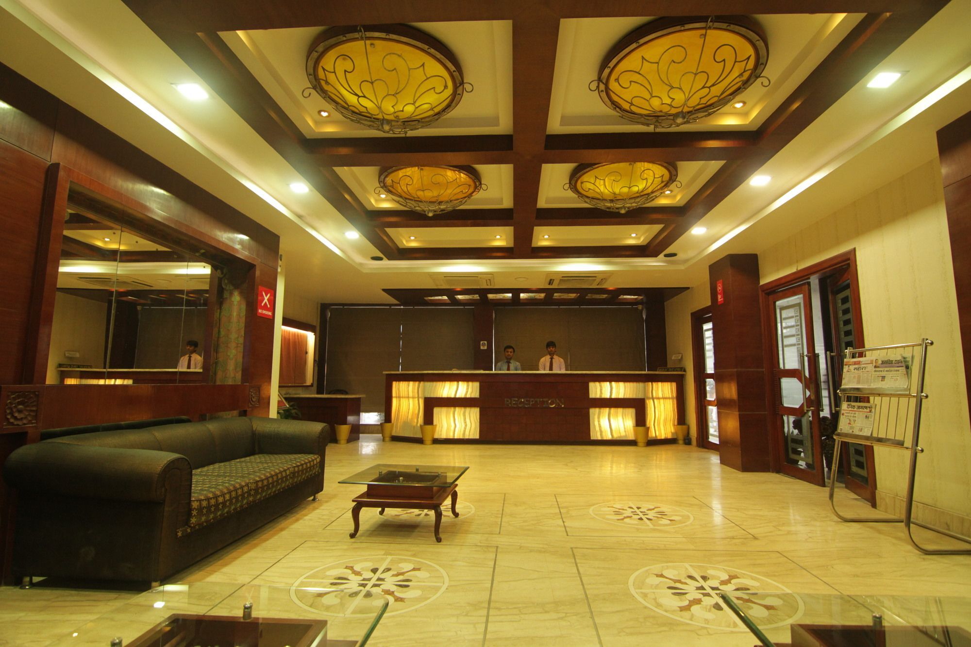 Oyo 2054 New Hotel Broadway Váránaszi Kültér fotó